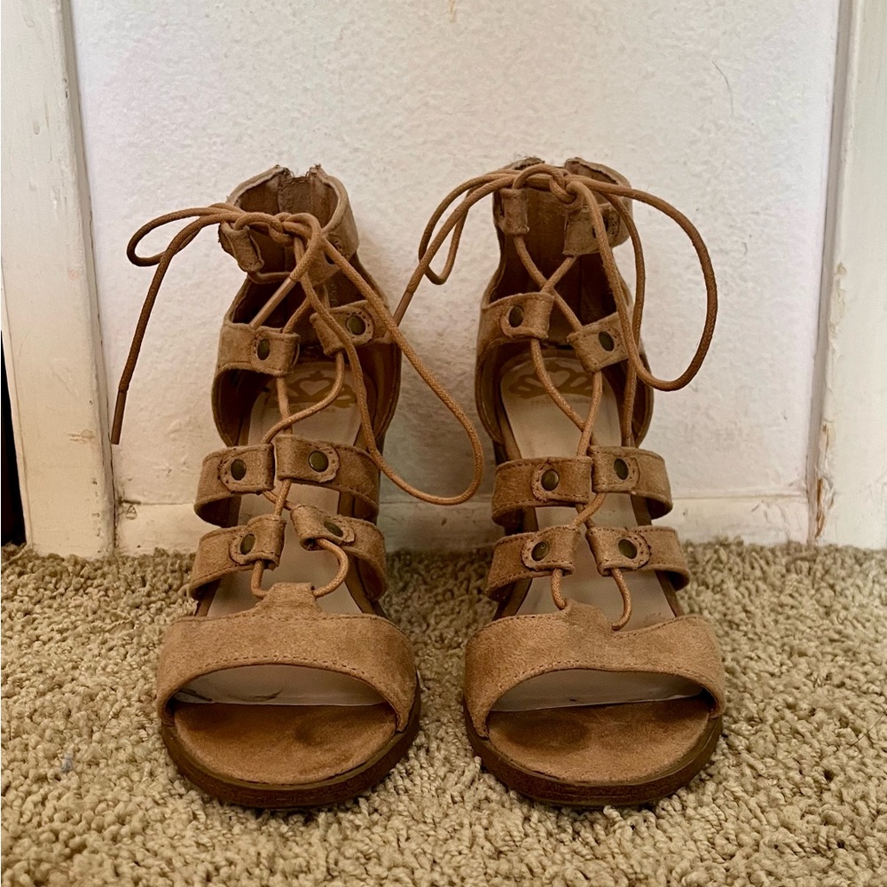 BP. Decker Tan Faux Suede Lace-Up Sandals Size 6.5